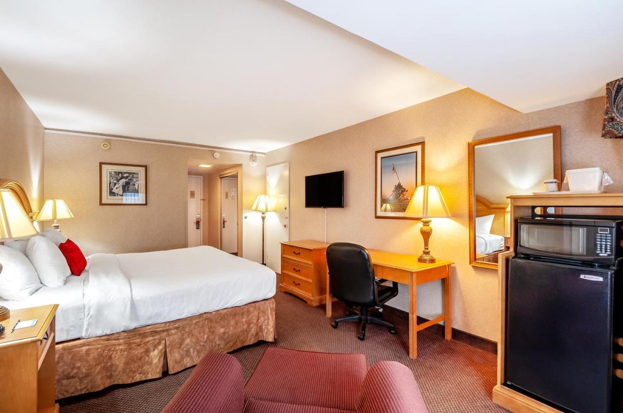 Quality Inn Iwo Jima Arlington Bagian luar foto